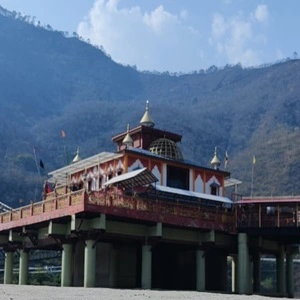 Dhari devi temple, one of the miraculous temple located in the mid of river alaknanda and centre of attraction in our Kedarnath tour package